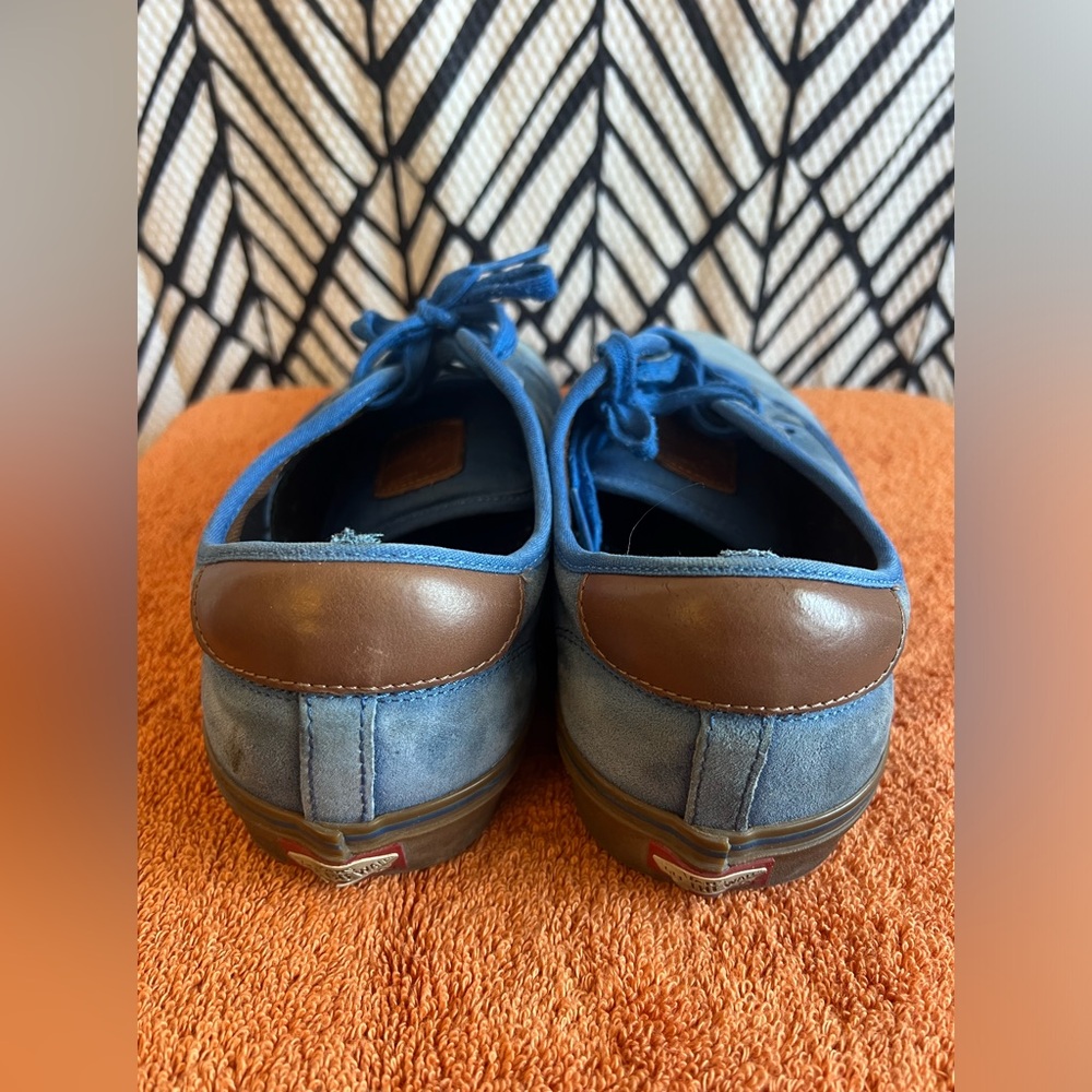 Vans - Picture 3 of 4